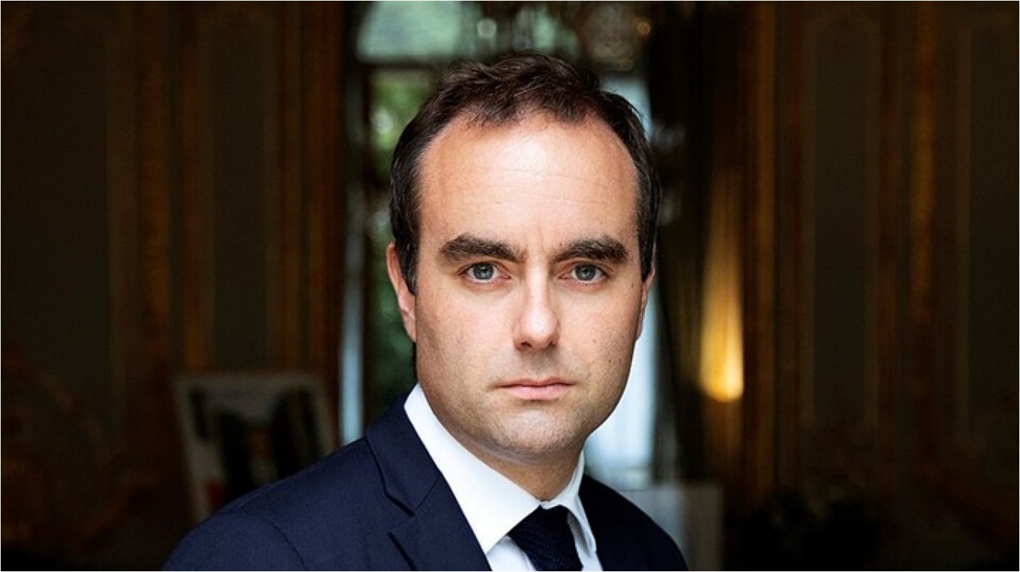 Portrait officiel de Sébastien Lecornu